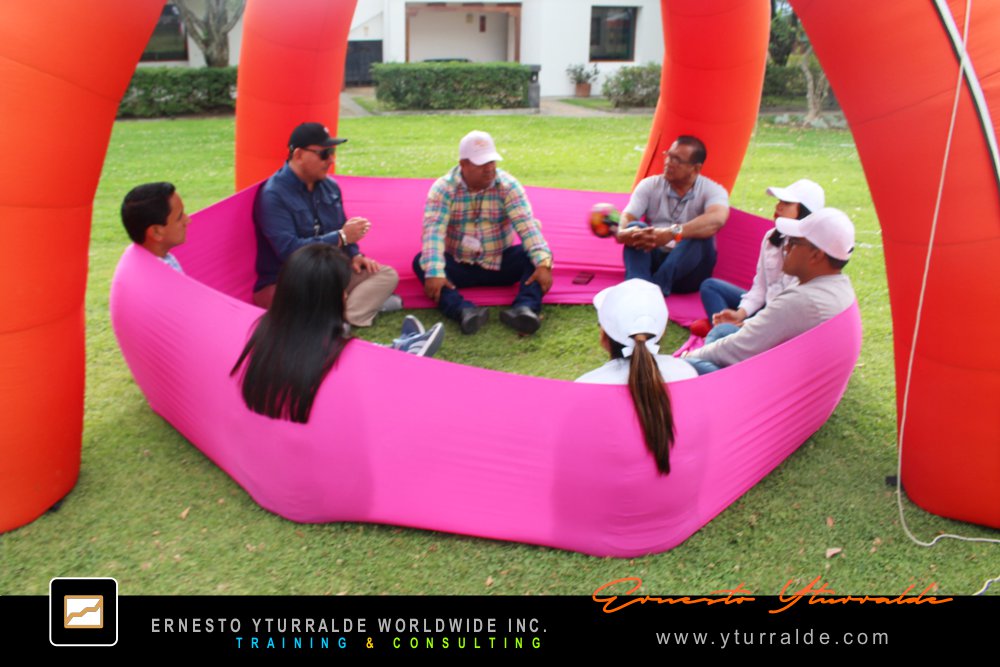 Team Building Corporativo LATAM con actividades de integración y cohesión empresarial en la región